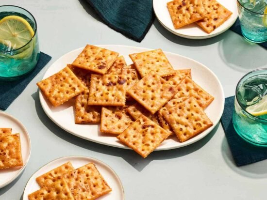 Make Buttered Saltine Crackers in just 3 Steps