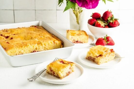 Make The Classical Strawberry Spoon Cake With Different Varieties